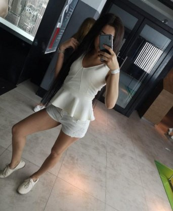 У меня ты найдешь все, о чем только можешь мечтать 😉 Моя креативность и открытость помогут нам погрузиться в мир страсти и разврата. Я умею расслабить тебя массажем, подарить океан наслаждения оральными ласками и исполнить самые смелые фантазии. Доверься мне, и ты не пожалеешь! У меня есть отличные отзывы, которые подтверждают мою профессиональность. Ты можешь убедиться в этом на моих фото, которые я делаю в Москве. Давай встретимся и окунемся в мир наслаждения вместе! 💋 Кира